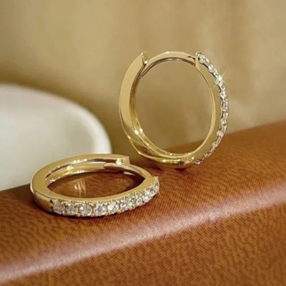 14k Gold Plated 925 sterling silver Huggie Hoop Earrings - Picture 3 of 3